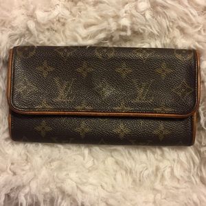 Louis Vuitton Twin Pouchette